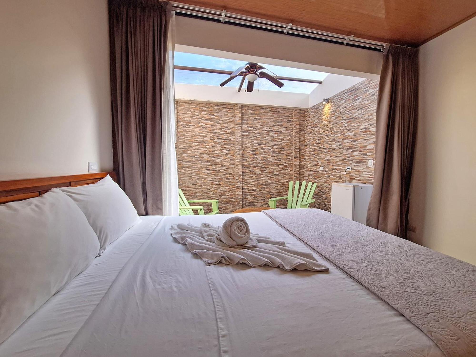 Infiniti Hotel Puerto Viejo de Talamanca Bagian luar foto